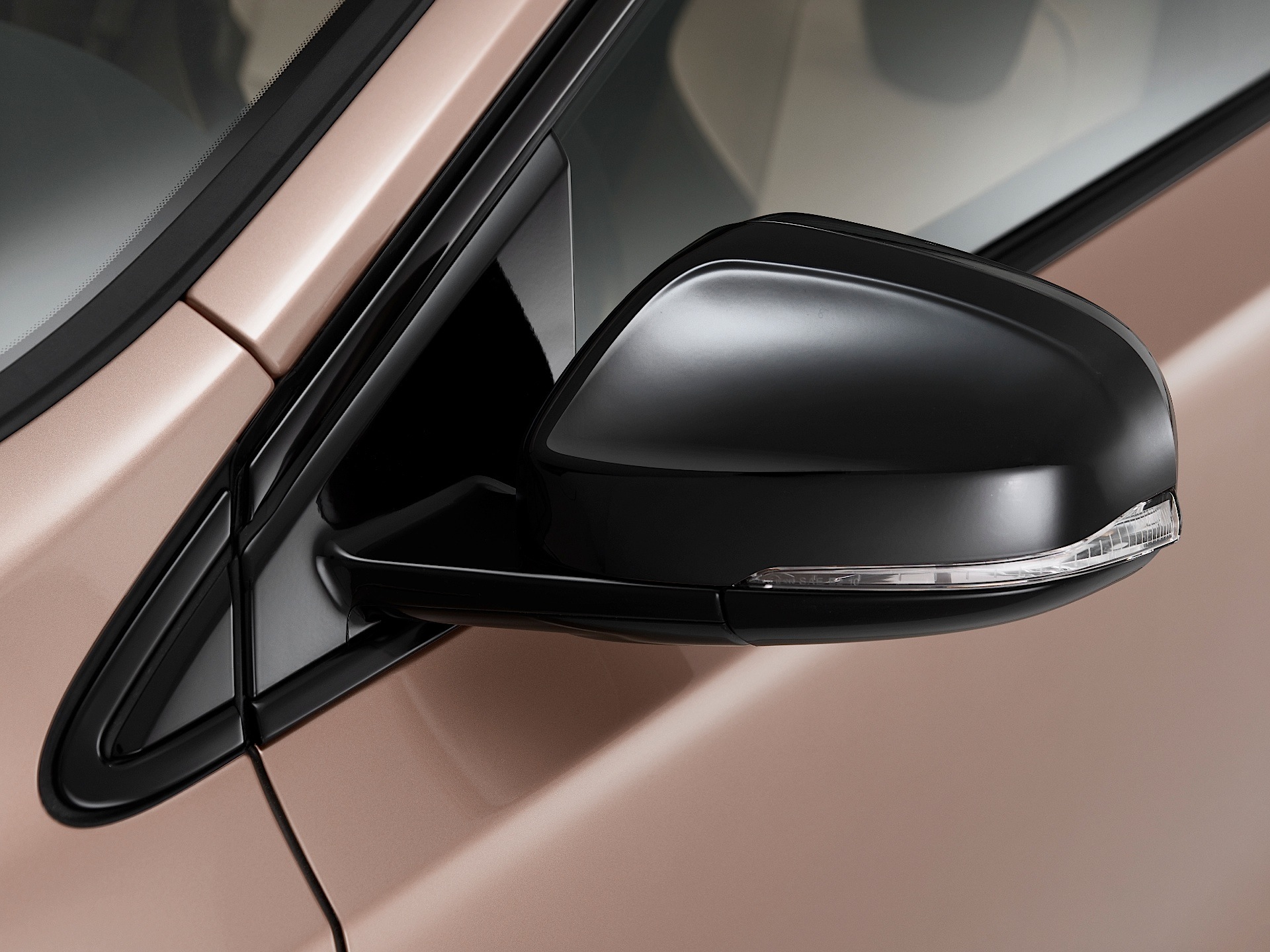 Volvo V40 Cross Country photo 8