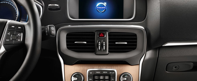 Volvo V40 Cross Country photo 32