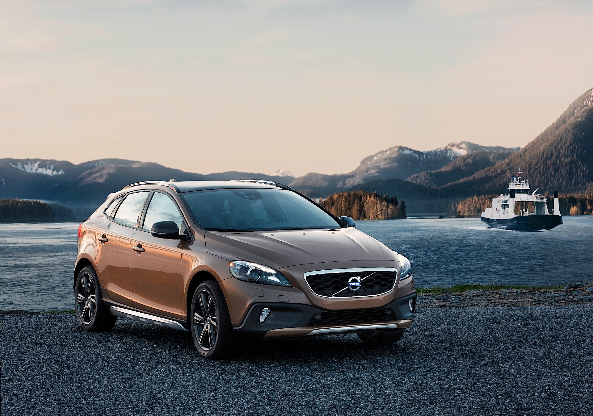 Volvo V40 Cross Country photo 14