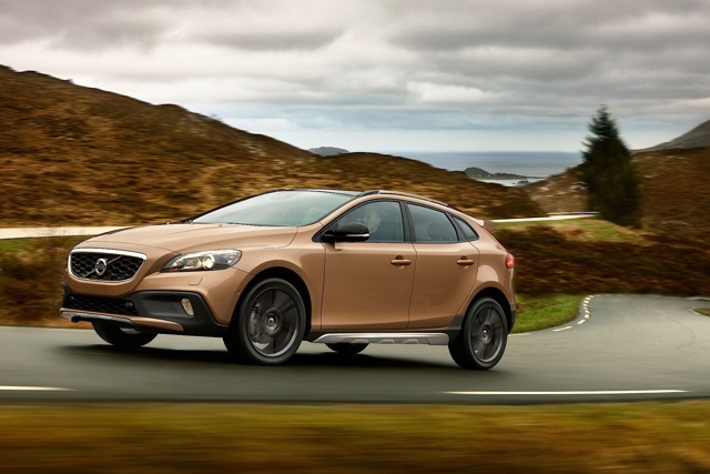 Volvo V40 Cross Country photo 16