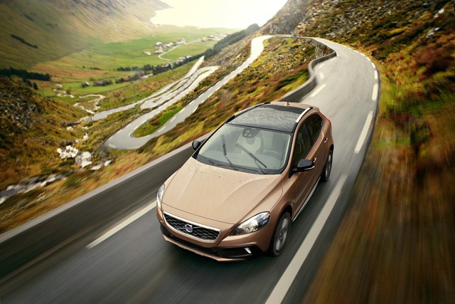 Volvo V40 Cross Country photo 18