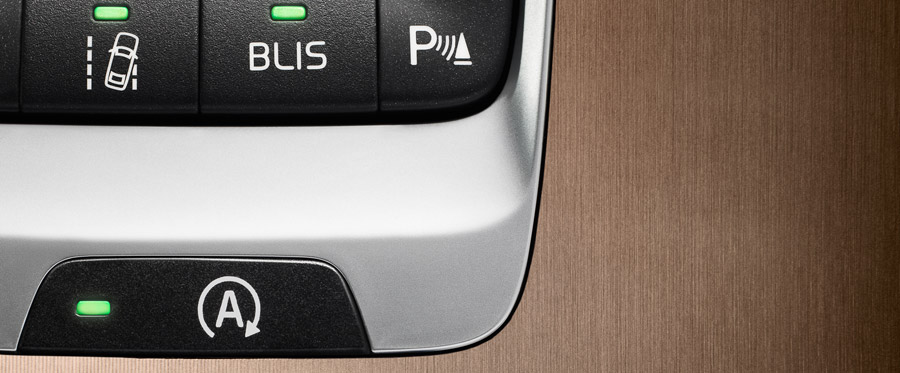 Volvo V40 Cross Country photo 33