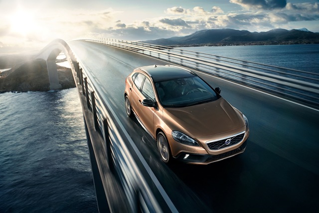 Volvo V40 Cross Country photo 22