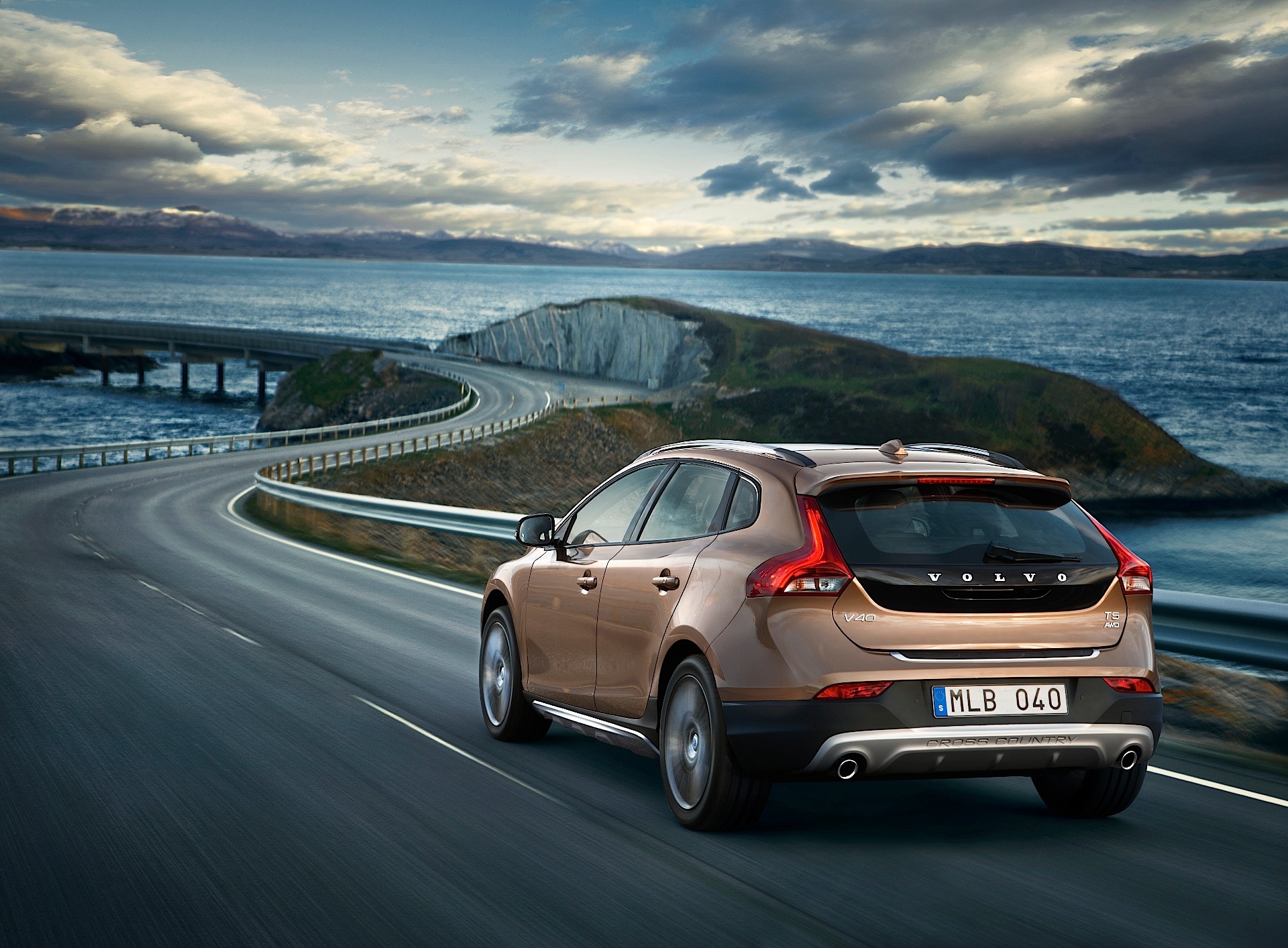 Volvo V40 Cross Country photo 23