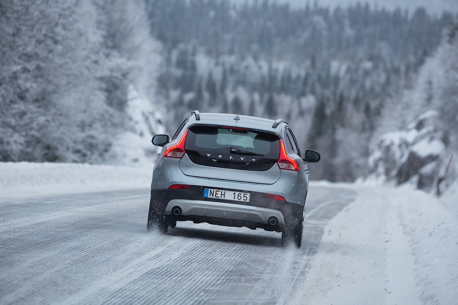 Volvo V40 Cross Country photo 26