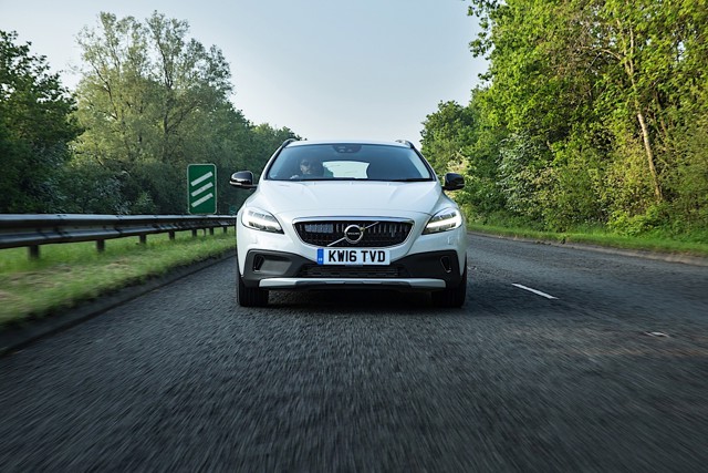VOLVO V40 Cross Country