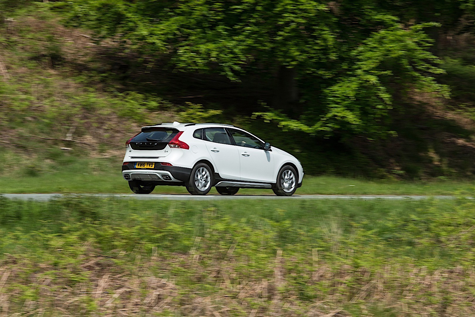 Volvo V40 Cross Country photo 9