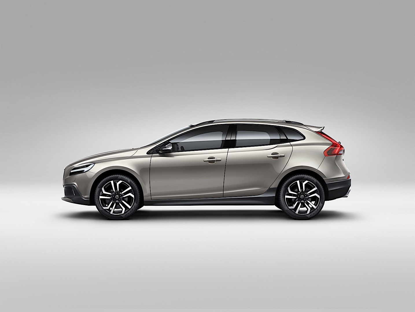 Volvo V40 Cross Country photo 14