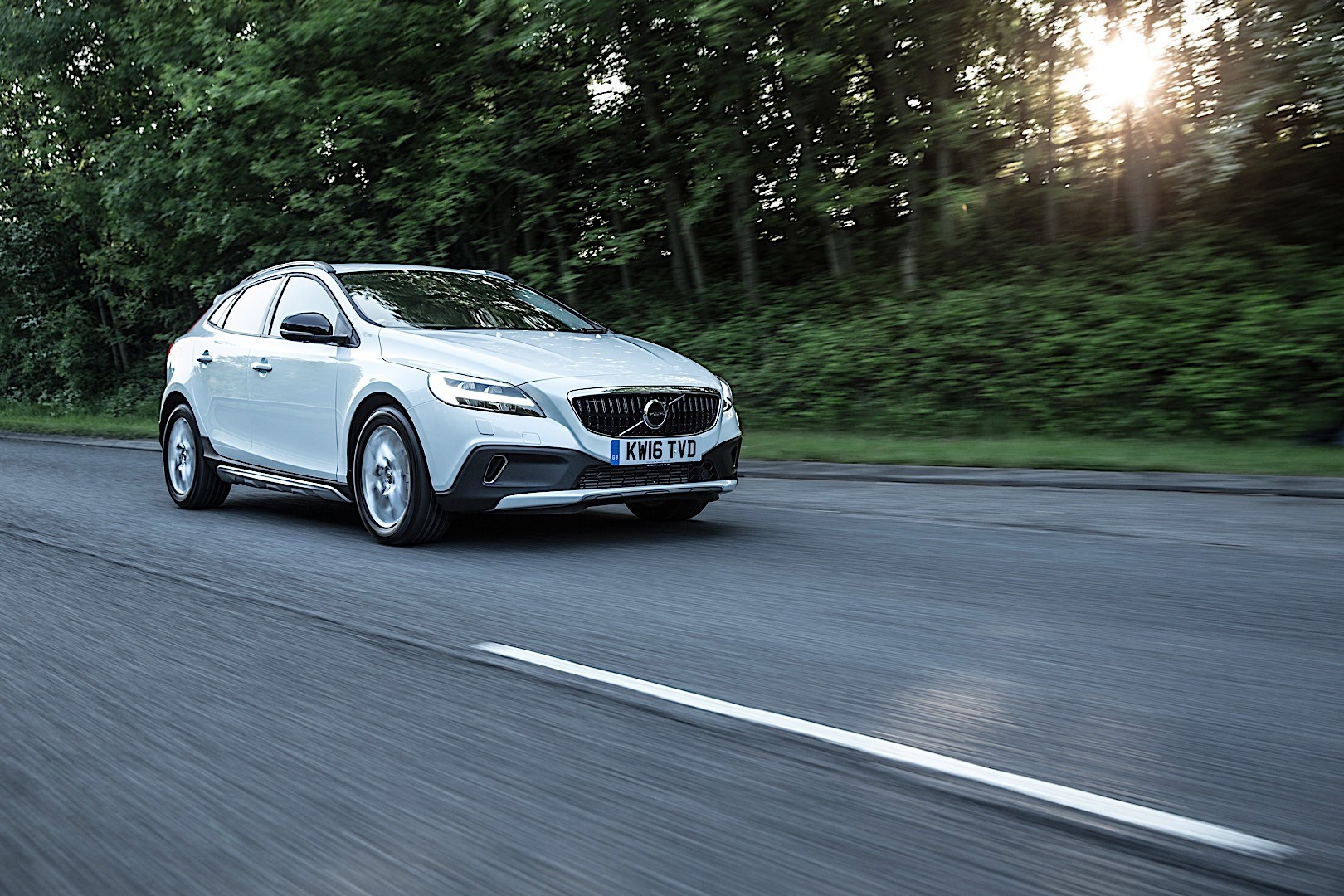 Volvo V40 Cross Country photo 15