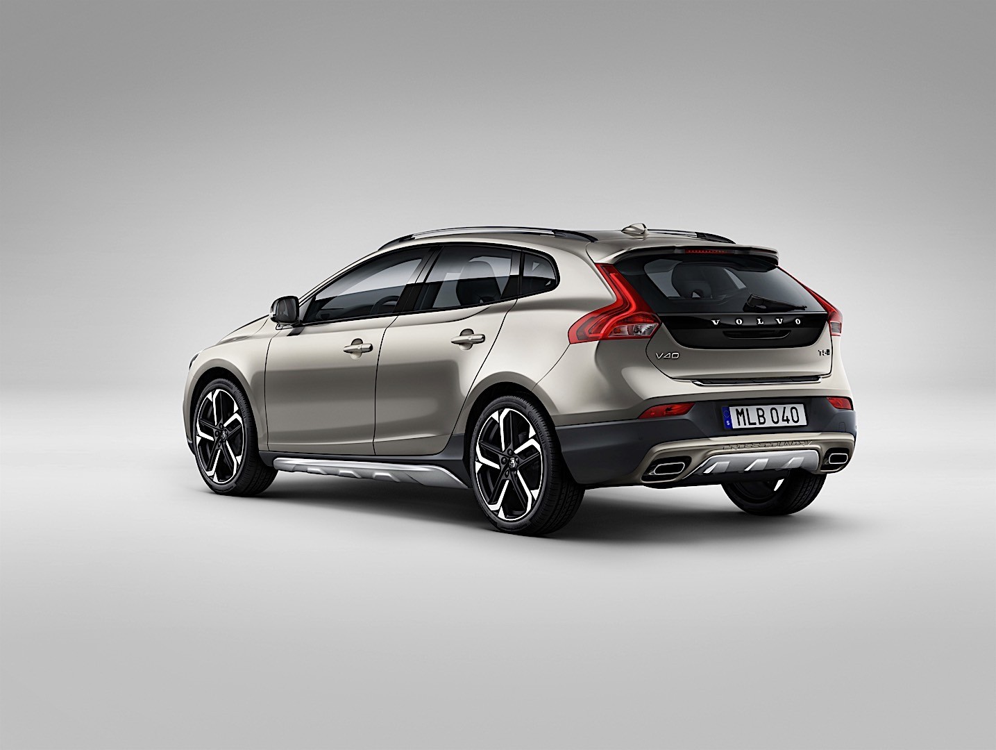 Volvo V40 Cross Country photo 18