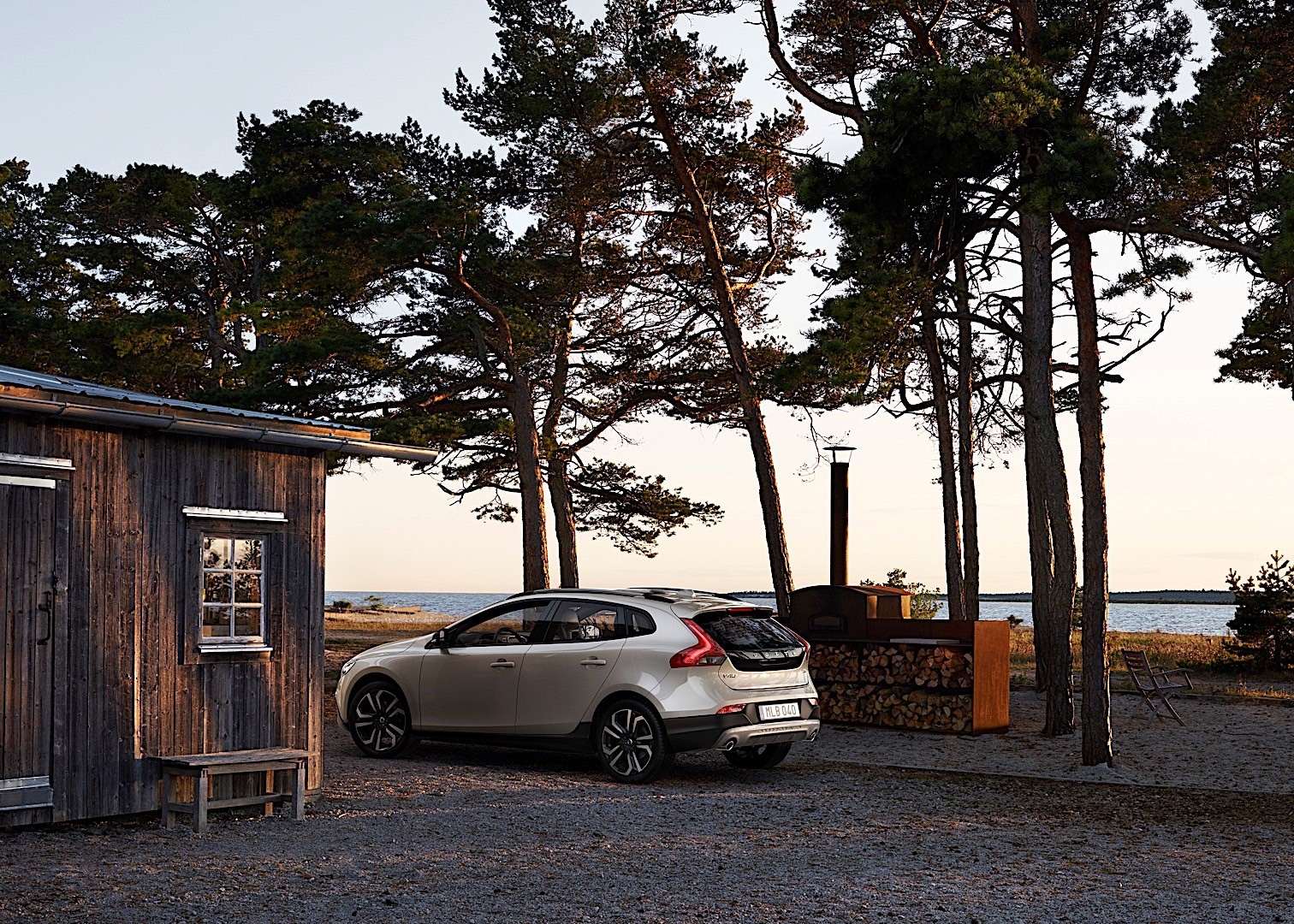 Volvo V40 Cross Country photo 20