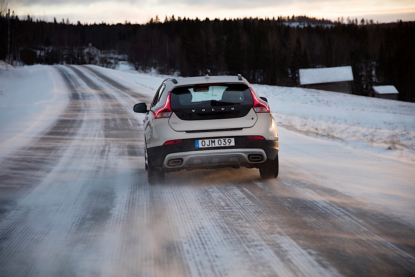 Volvo V40 Cross Country photo 22