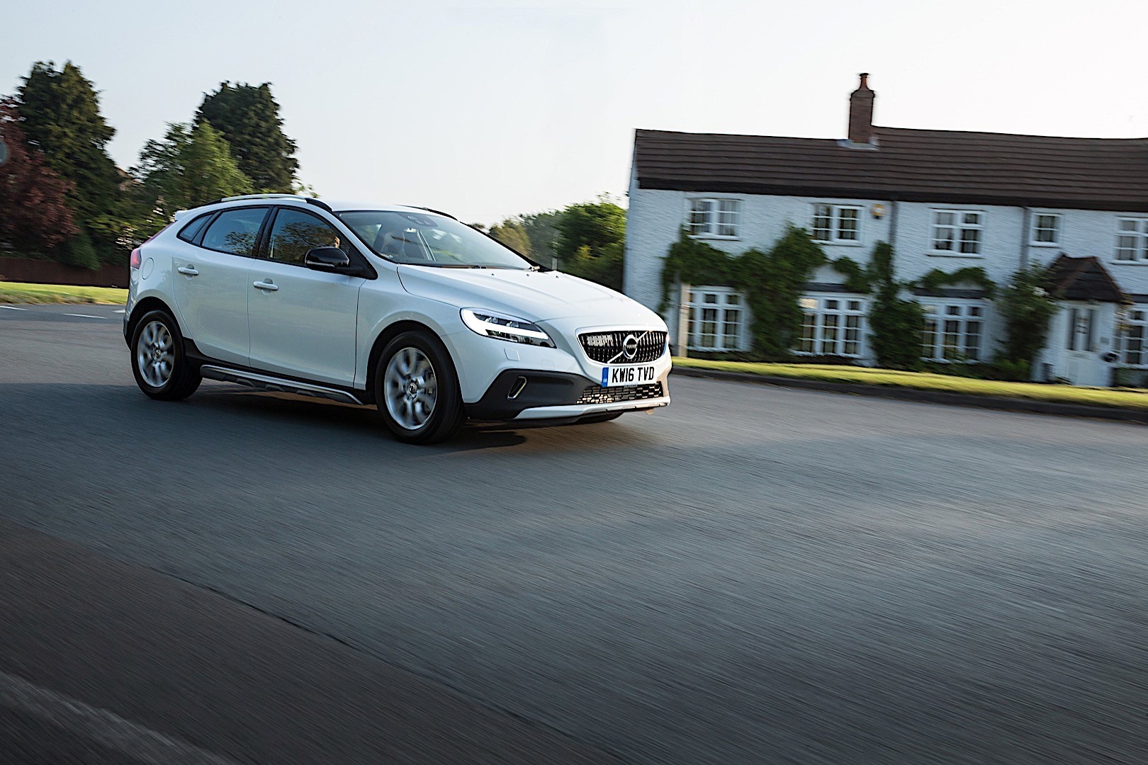 Volvo V40 Cross Country photo 23