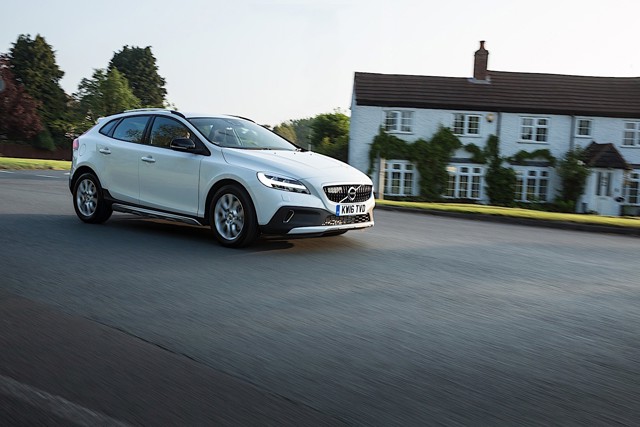 Volvo V40 Cross Country photo 23