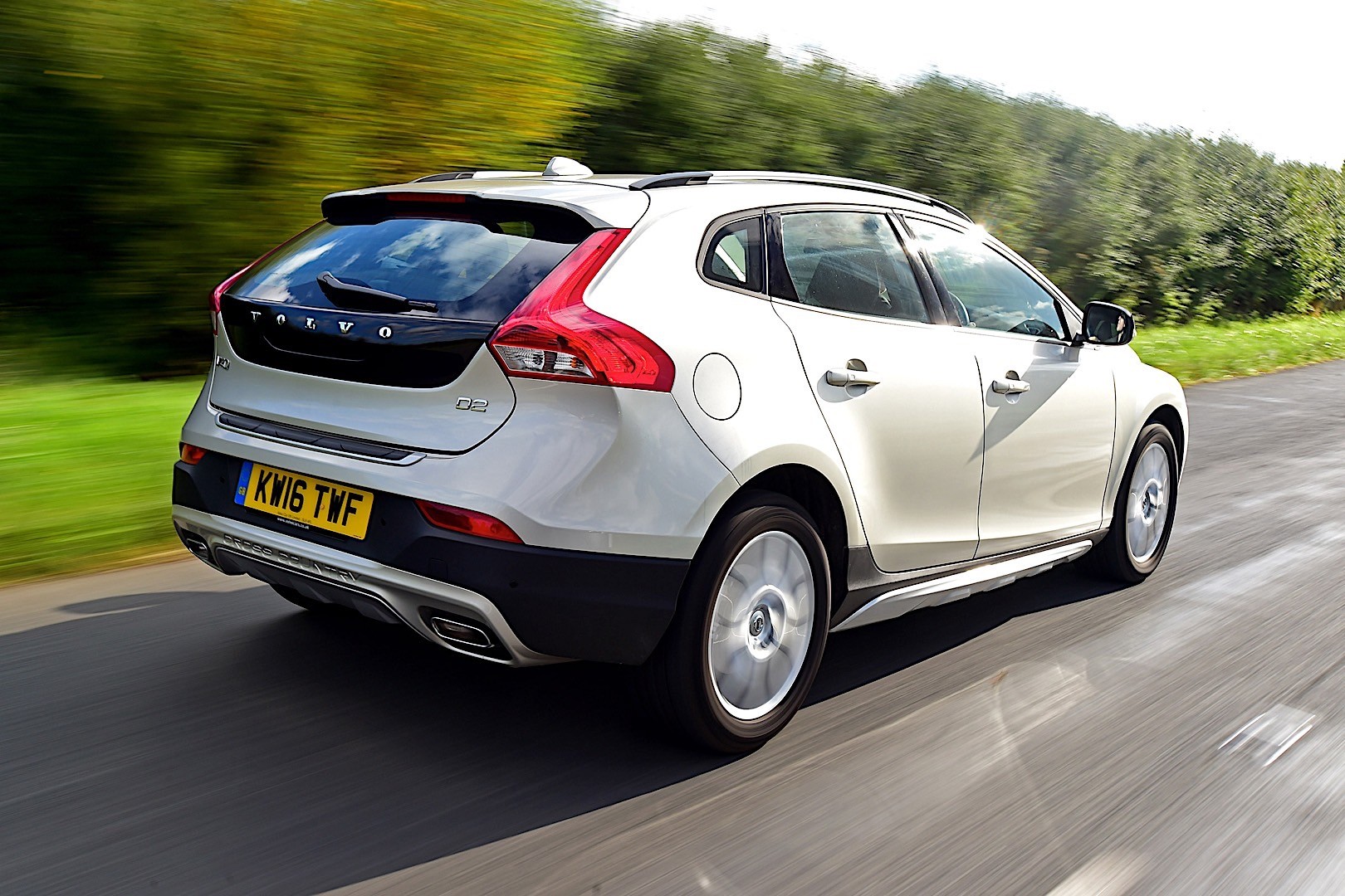Volvo V40 Cross Country photo 27