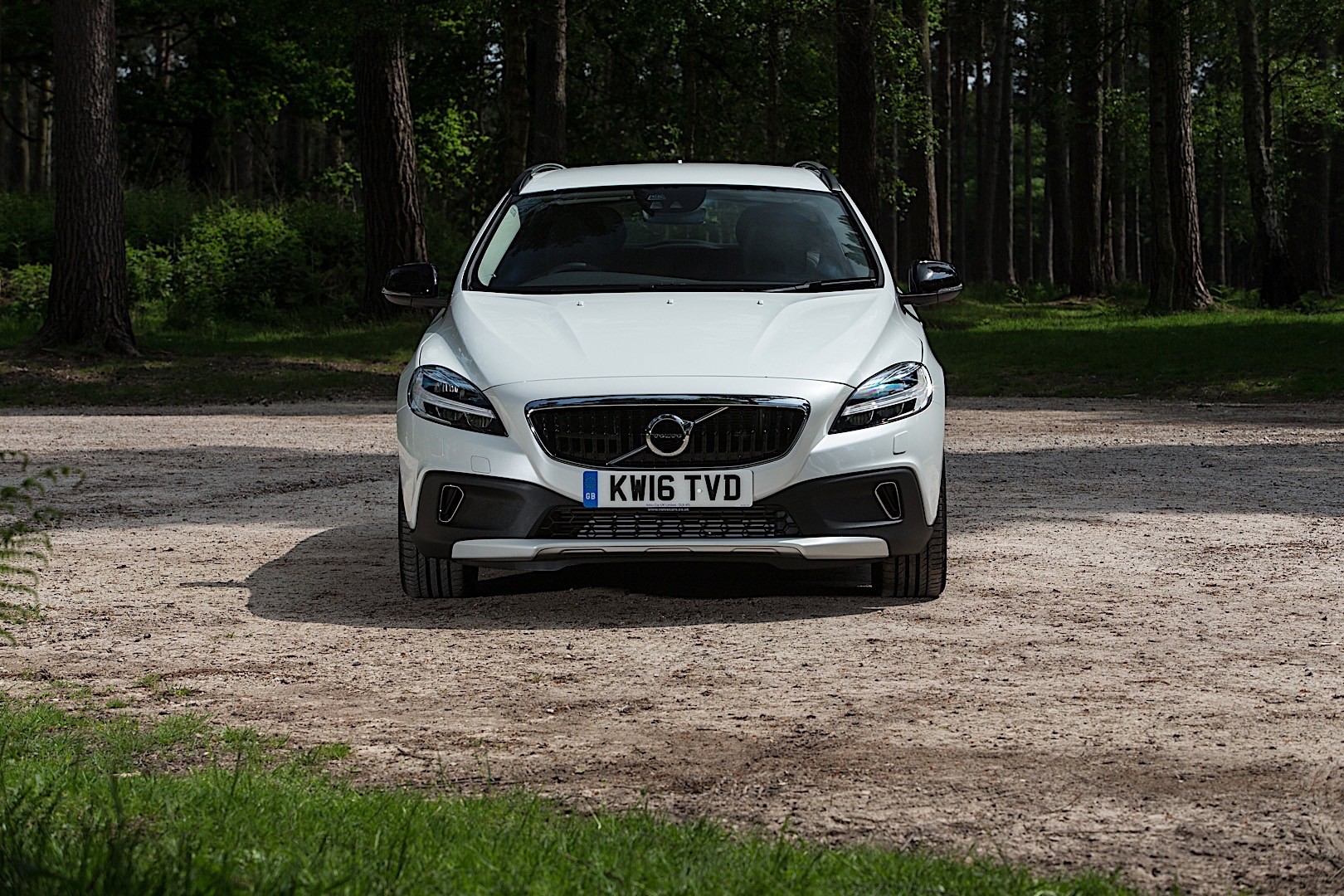 Volvo V40 Cross Country photo 38