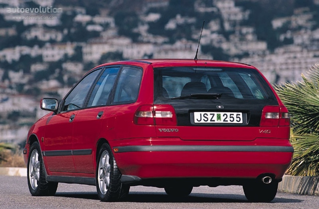 Volvo V40 photo 2