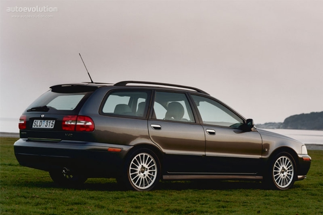 VOLVO V40