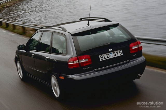 Volvo V40 photo 2