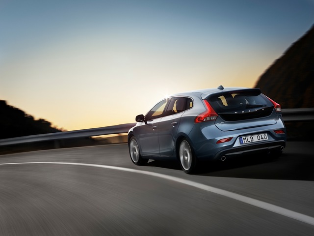 Volvo V40 photo 17