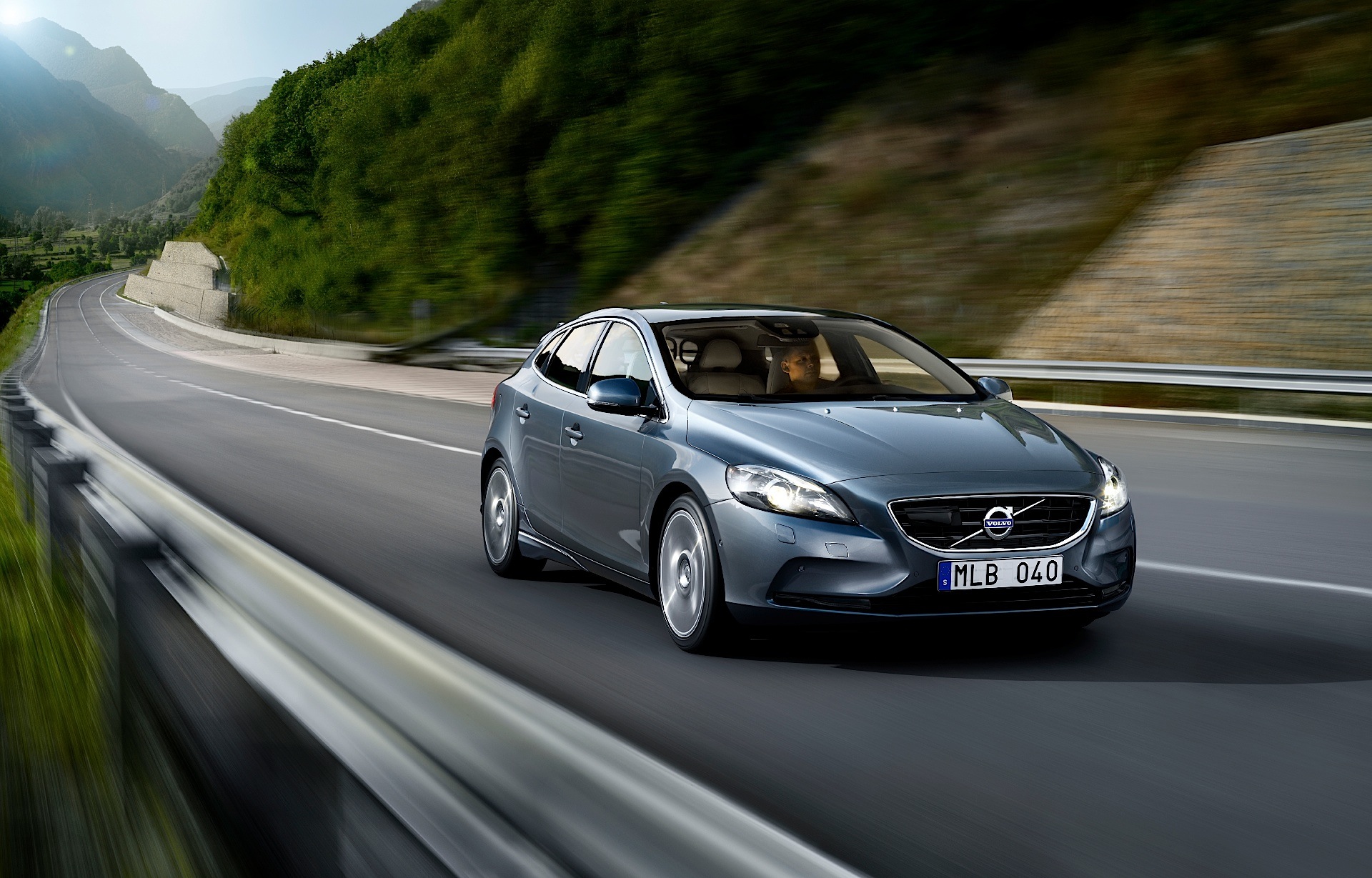 Volvo V40 photo 19