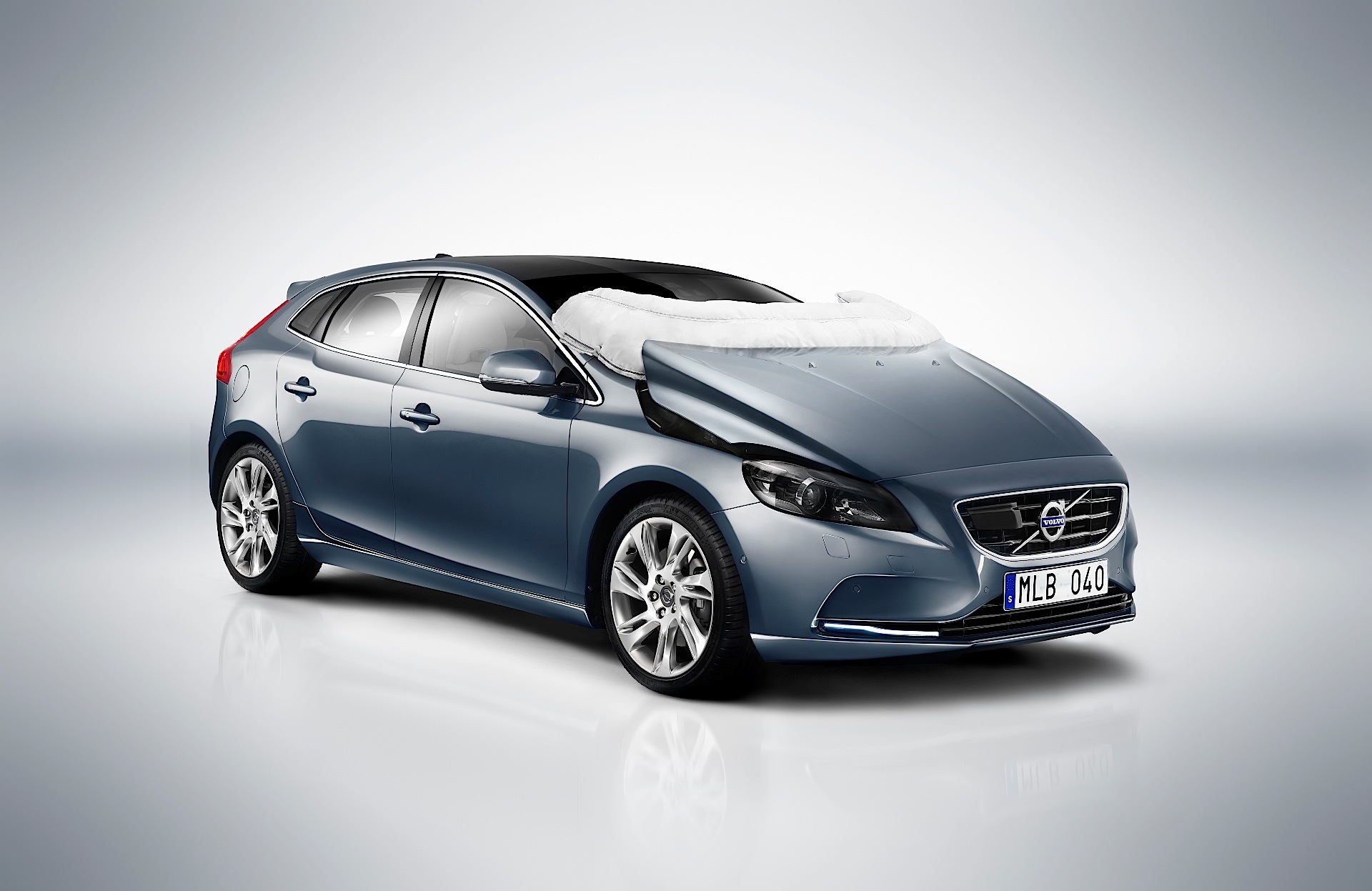 Volvo V40 photo 25