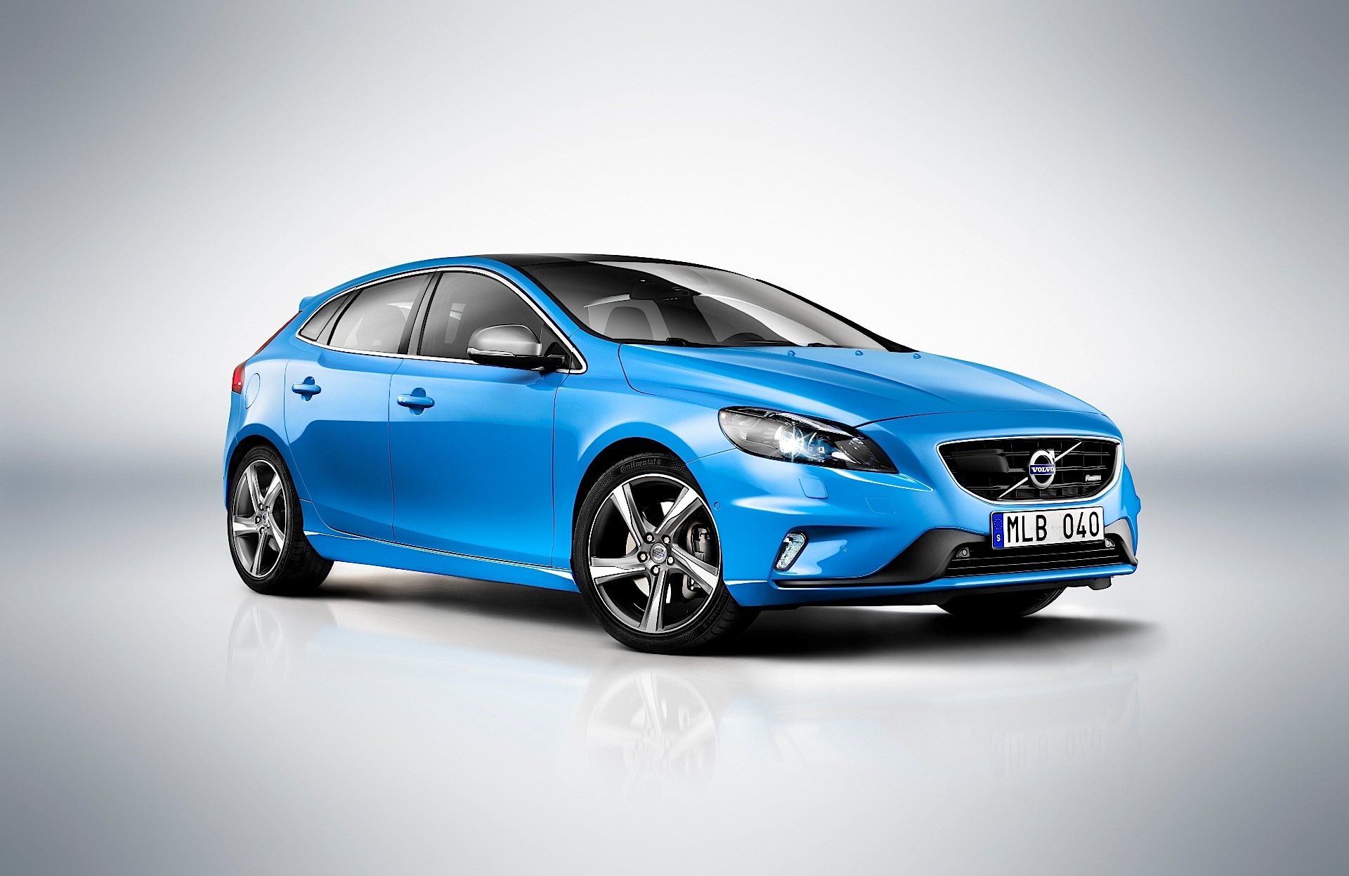 Volvo V40 photo 42