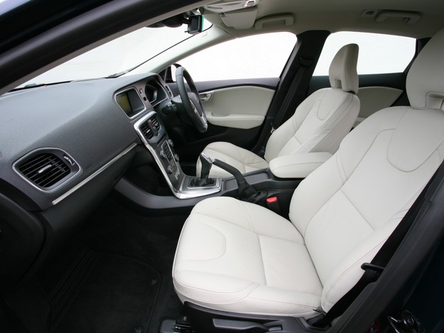 Volvo V40 photo 90