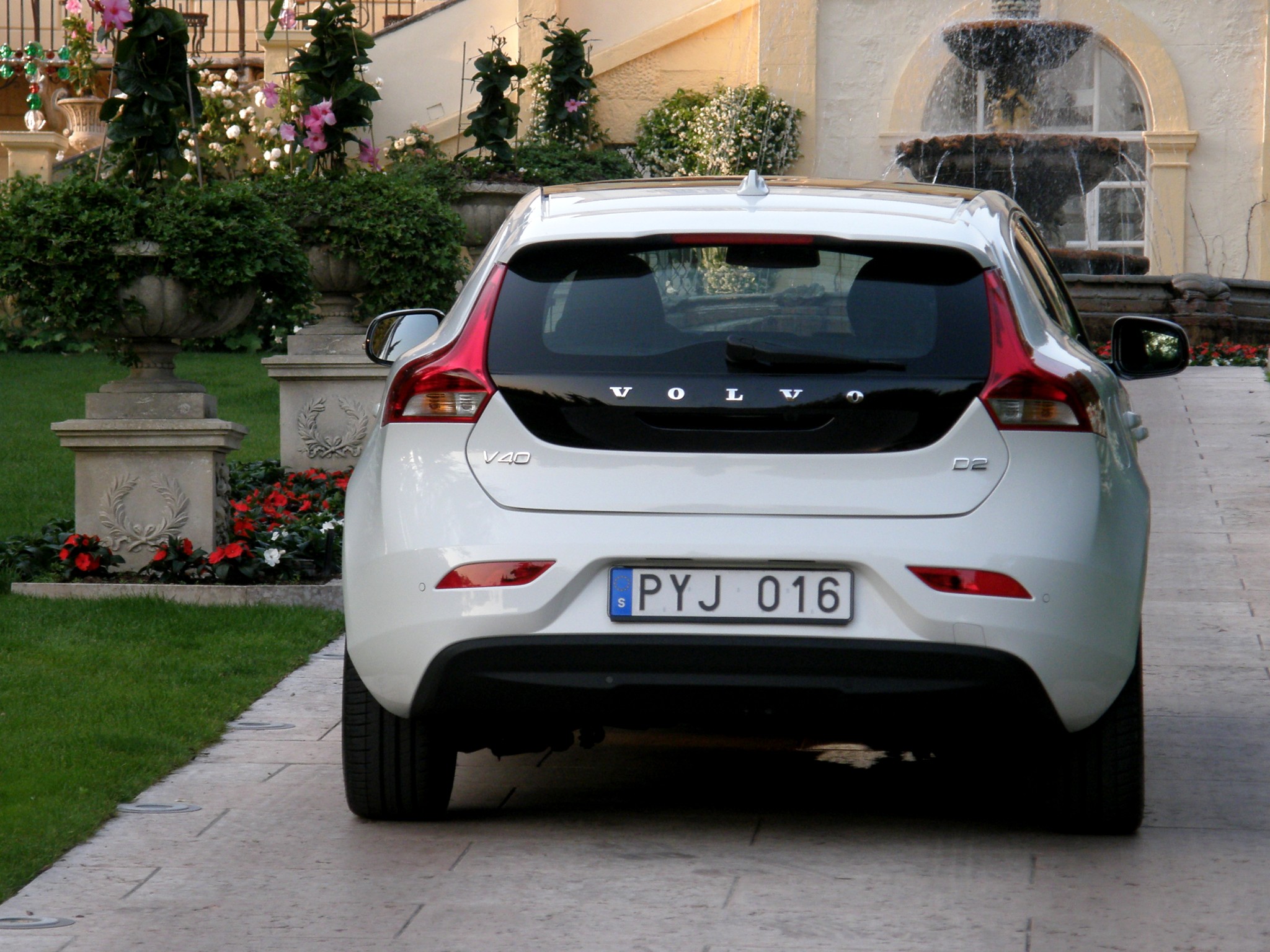 Volvo V40 photo 43