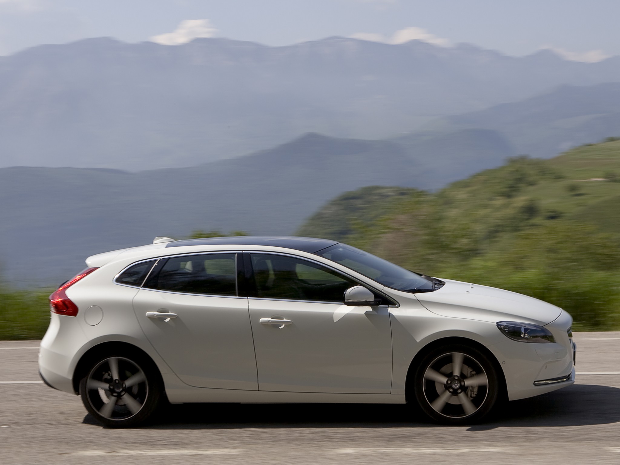 Volvo V40 photo 44