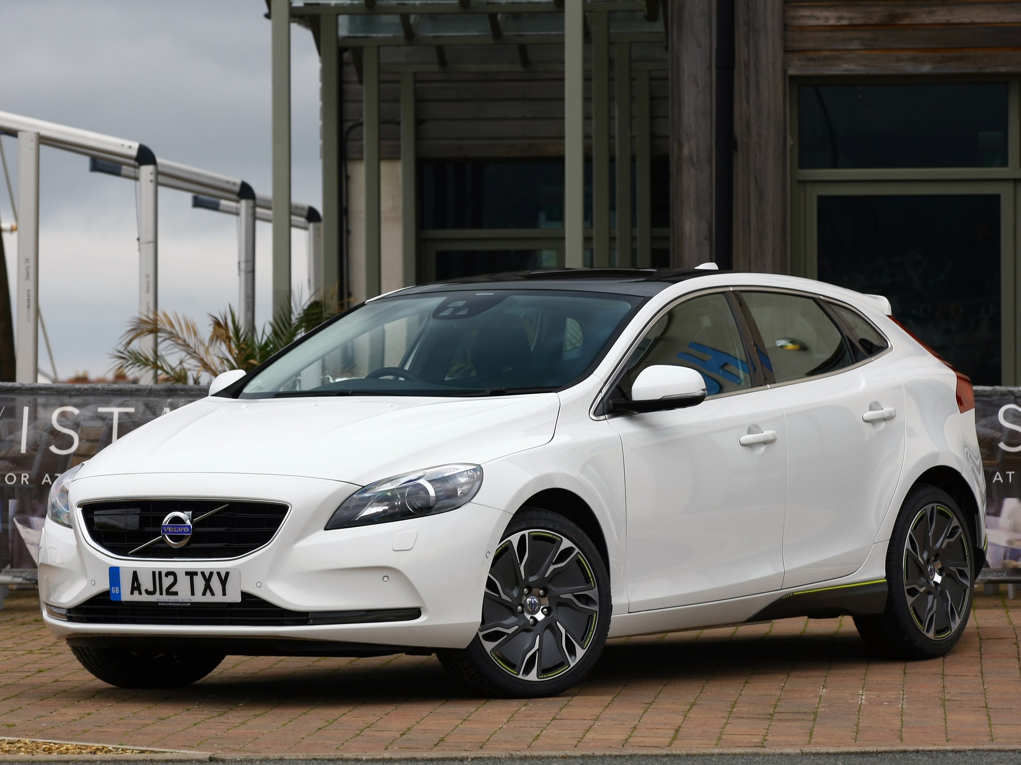 Volvo V40 photo 47