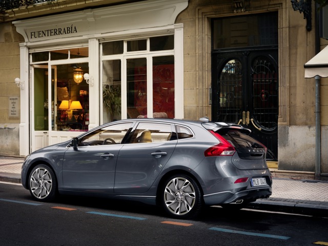 Volvo V40 photo 2