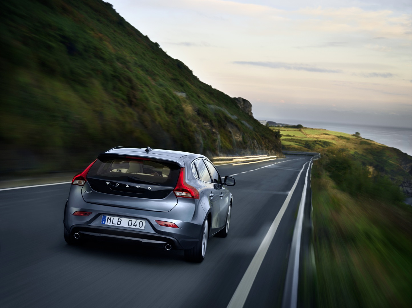 Volvo V40 photo 7