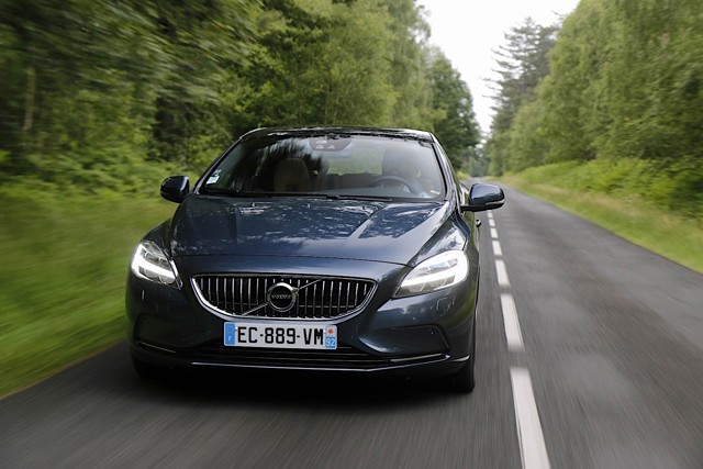VOLVO V40