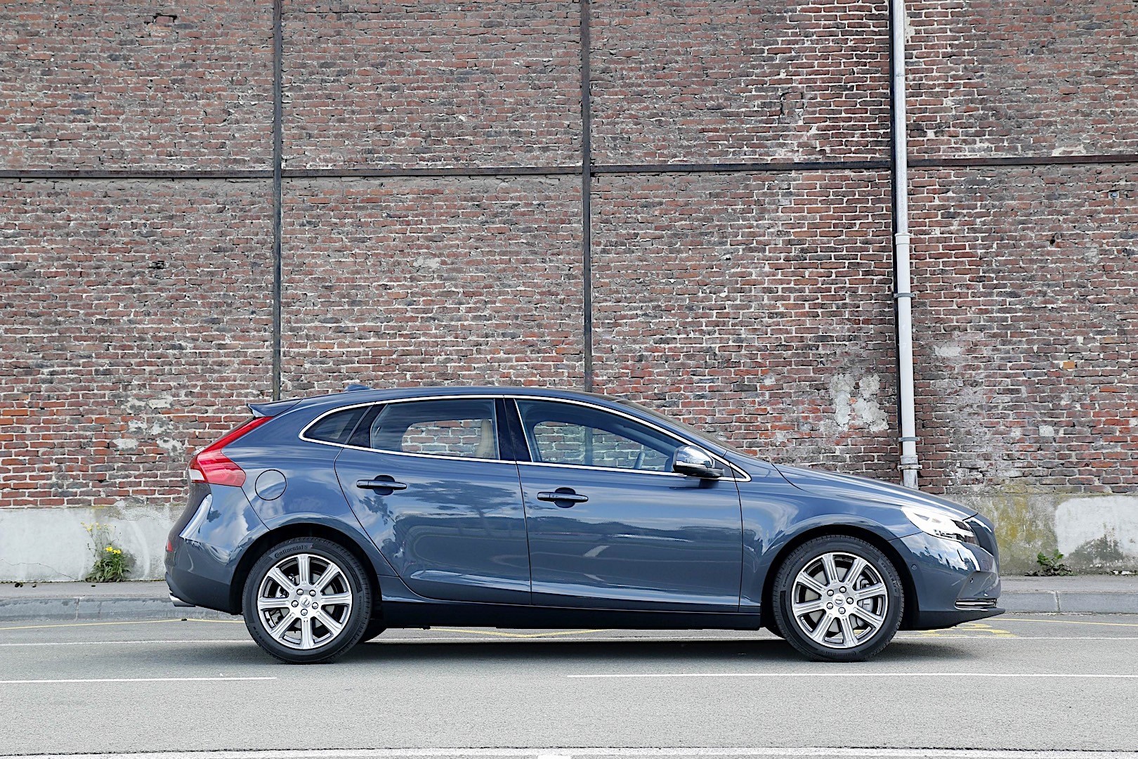 Volvo V40 photo 2