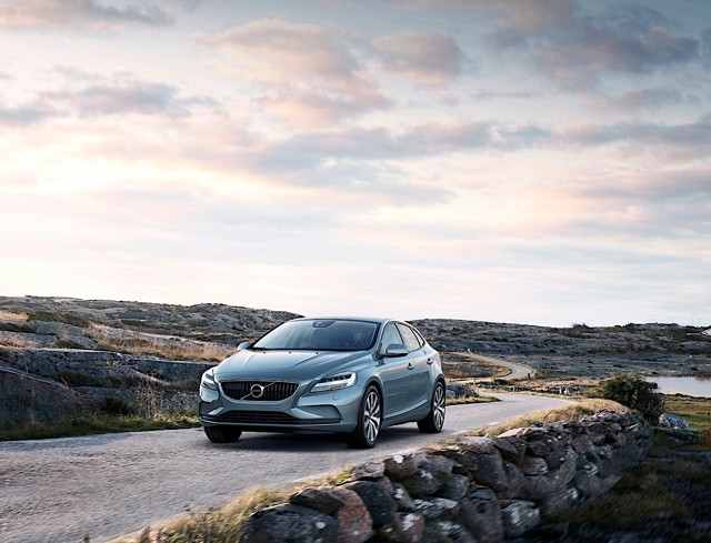 Volvo V40 photo 9