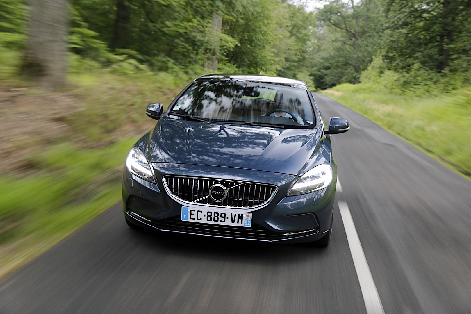 Volvo V40 photo 17