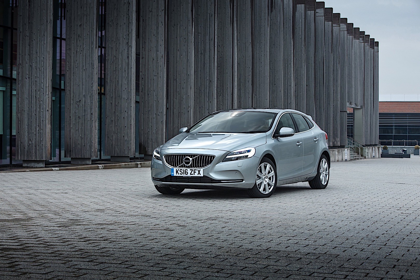 Volvo V40 photo 18