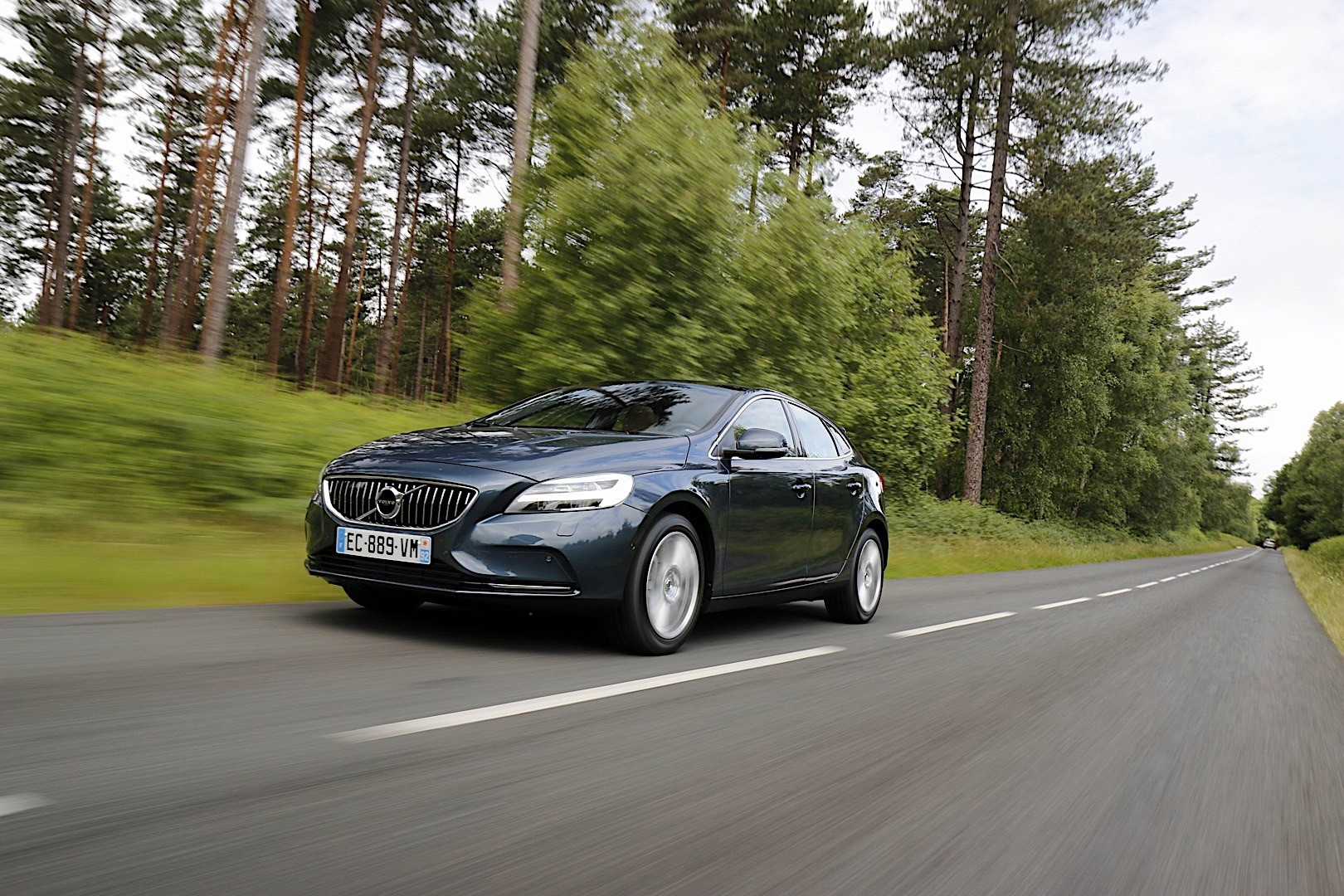 Volvo V40 photo 27