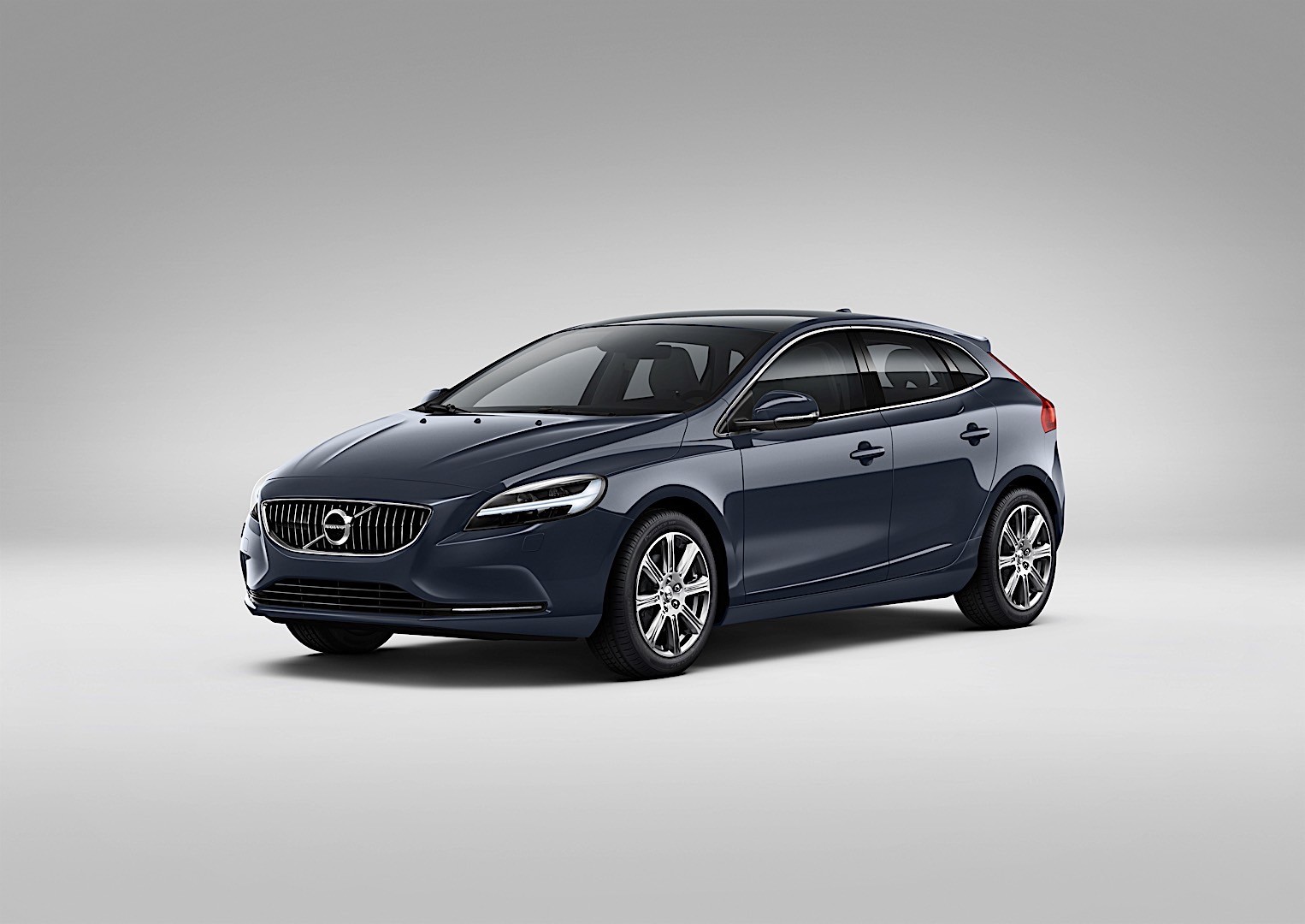 Volvo V40 photo 32