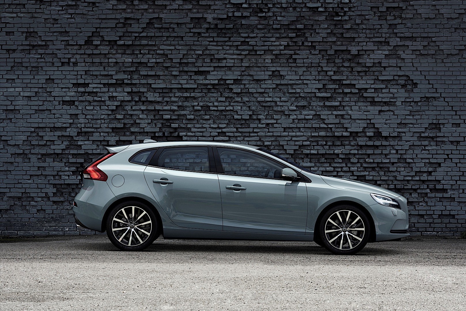 Volvo V40 photo 39