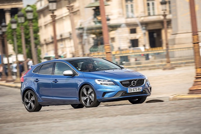 Volvo V40 photo 44