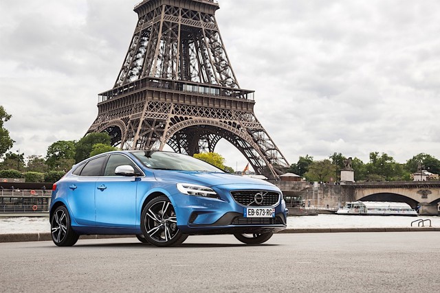 Volvo V40 photo 45