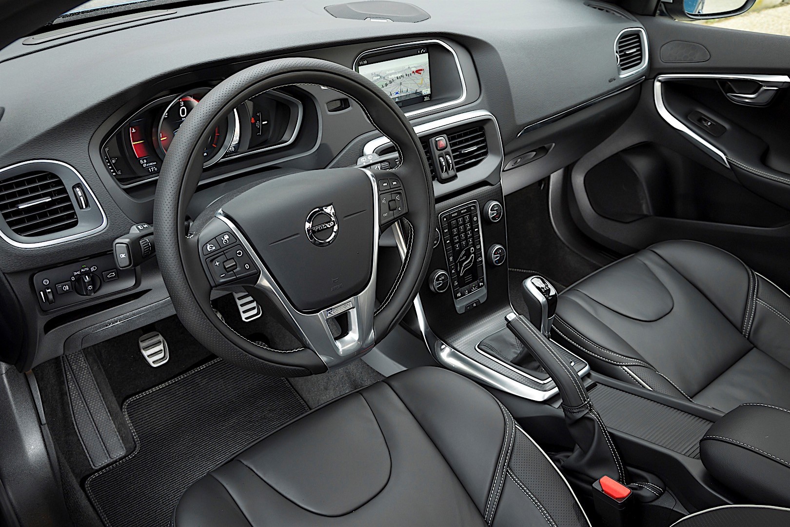 Volvo V40 photo 86