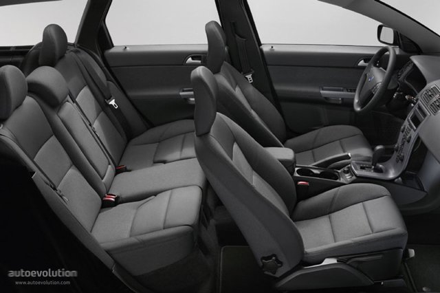 Volvo V50 photo 30