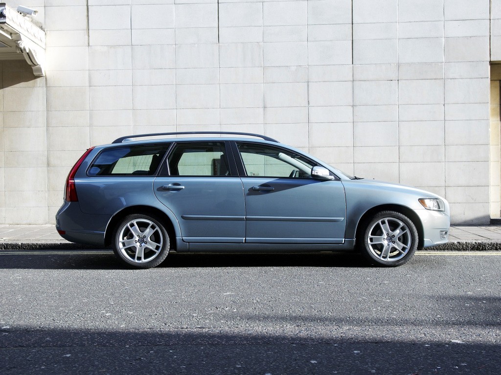Volvo V50 photo 8