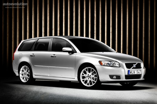 Volvo V50 photo 2