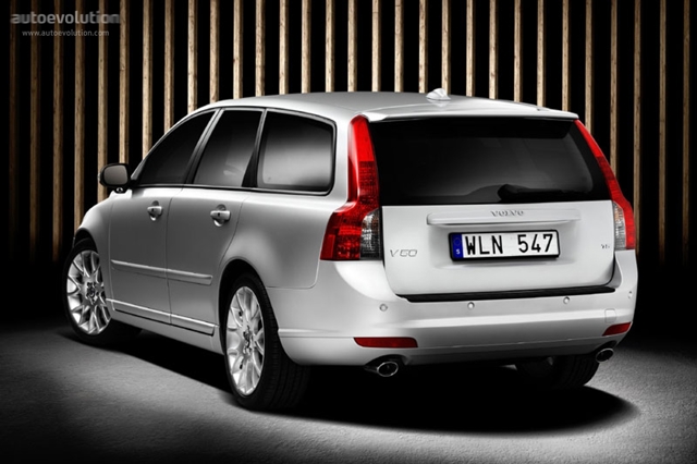 Volvo V50 photo 5