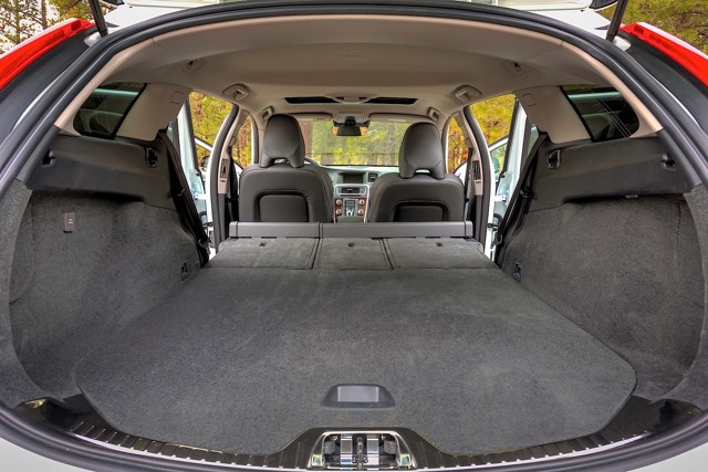 Volvo V60 Cross Country photo 53