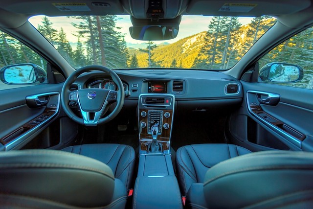 Volvo V60 Cross Country photo 54